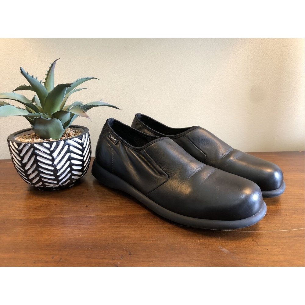 Donna Karan DKNY Womens 10 Black Loafers Slip On Shoes Hipster Minimalist Career